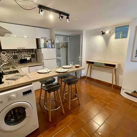 Apartmán Le Jad Joli F2 Proche Gare, Arenes Avec Terrasse Privee *
