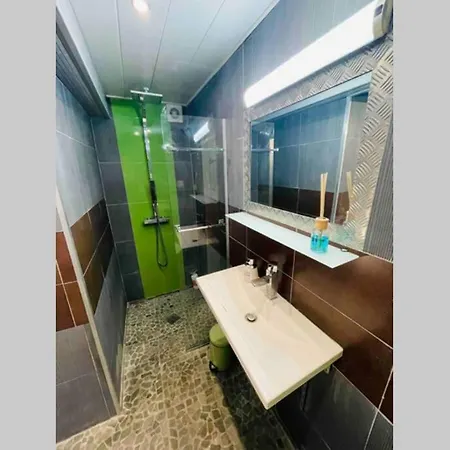 Le Jad Joli F2 Proche Gare, Arenes Avec Terrasse Privee *